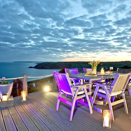 Spindrift Praa Sands